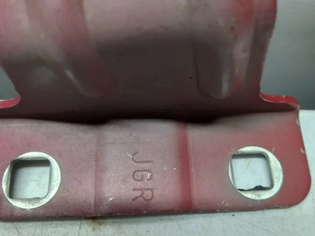 Петля капота левая для Nissan X-Trail T31 RU 2007-2014 на фотографиях