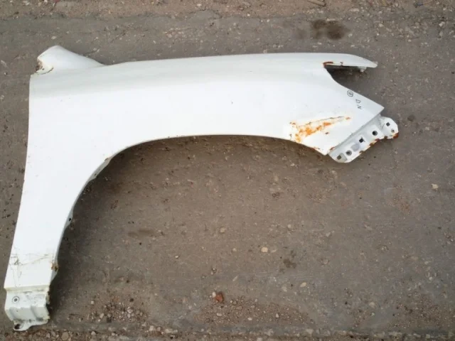 Крылья для Toyota Land Cruiser 200 (JDM) 2007-2013 на фотографиях