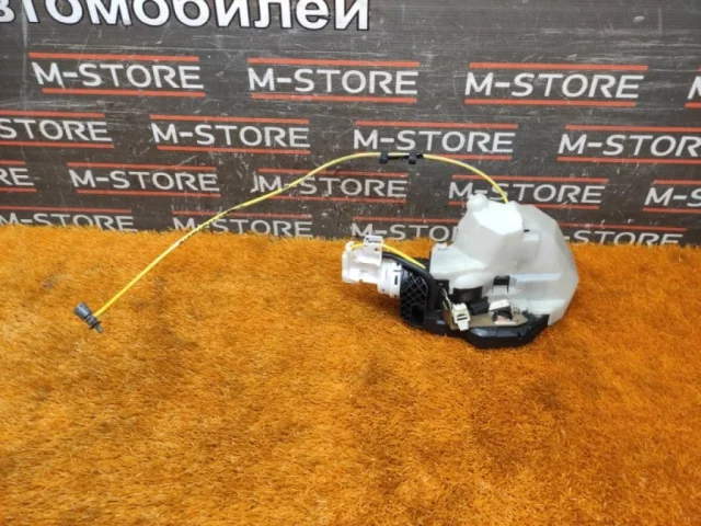 Замок задней левой двери для Mercedes-Benz S class W220 1998-2005 на фотографиях