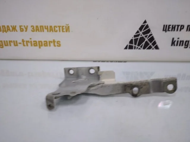 Петля капота левая для Hyundai ix35 1 2009-2013 на фотографиях