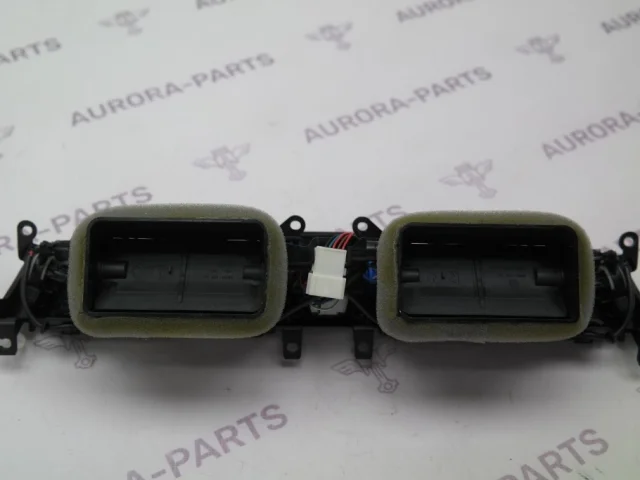 Решетка вентиляционная левая для BMW X5 F15 (Ф15) 2013-2018 на фотографиях