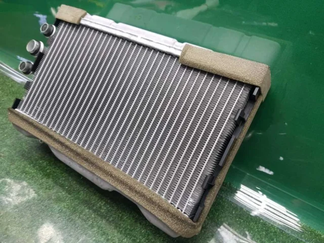 Радиатор печки для BMW 7er Е38 1994-2001 на фотографиях