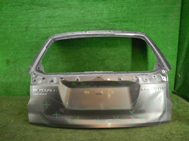 Крышка багажника для Subaru Forester SJ rest 2016-2019 на фотографиях