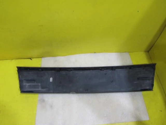 Накладка переднего бампера правая для Ford Kuga CBV 2008-2013 на фотографиях