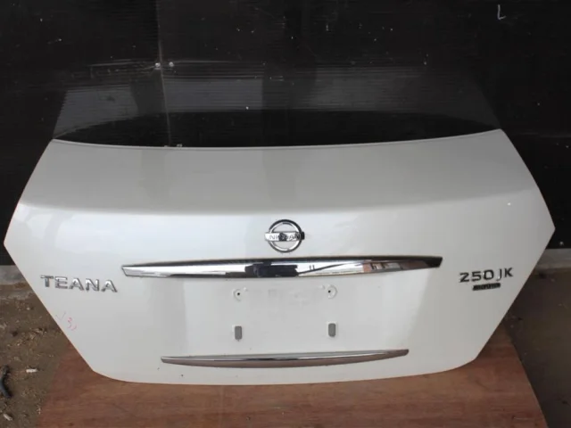 Крышка багажника для Nissan Teana J31 2003-2007 на фотографиях