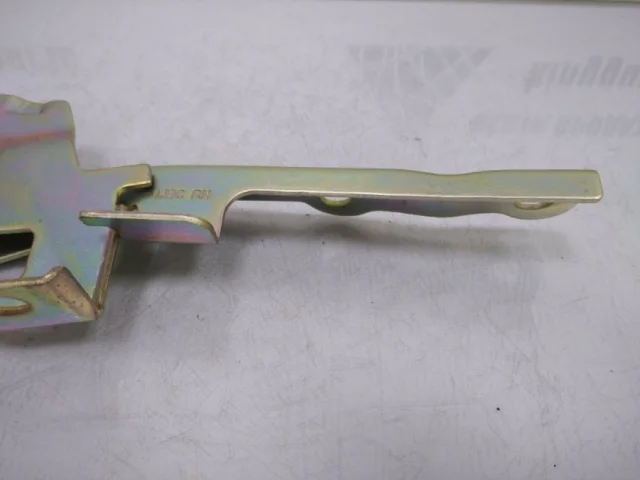 Петля капота правая для Hyundai ix35 1 2009-2013 на фотографиях