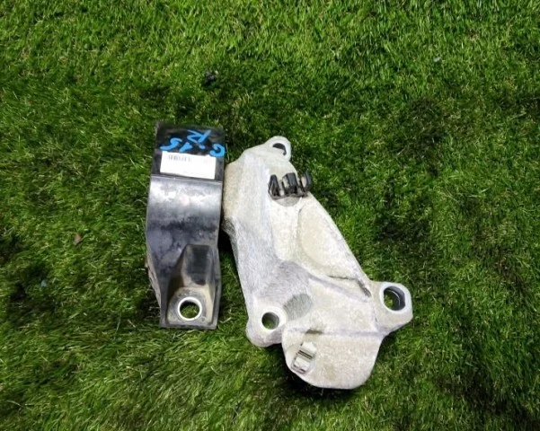 Опора двигателя передняя левая верхняя для Nissan Almera G15 2012-2019 на фотографиях