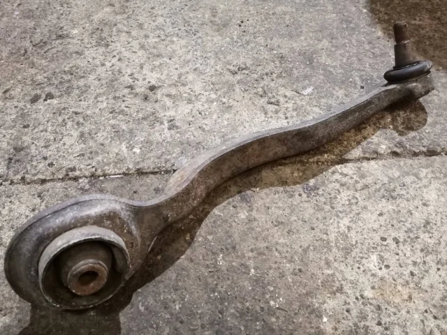 Рычаг передний правый верхний для Mercedes-Benz S class W221 2005-2013 на фотографиях