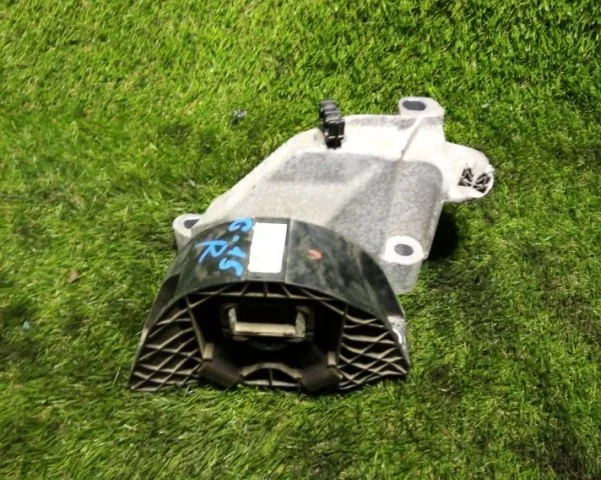 Опора двигателя передняя левая верхняя для Nissan Almera G15 2012-2019 на фотографиях