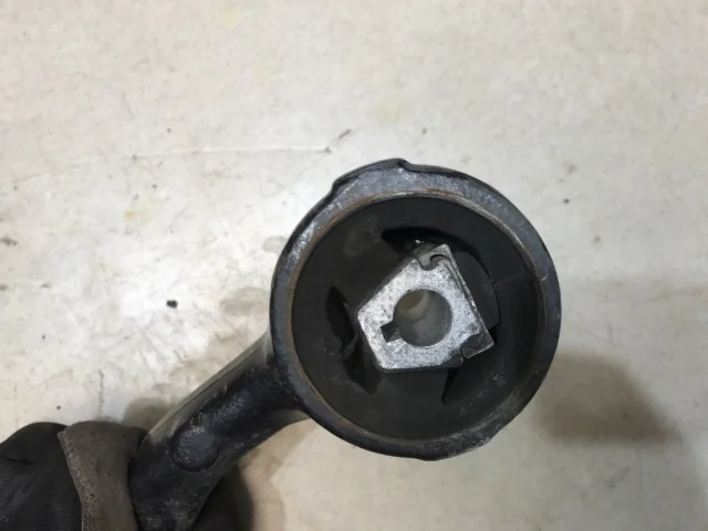 Рычаг передний правый нижний для BMW X5 Е53 1999-2006 на фотографиях