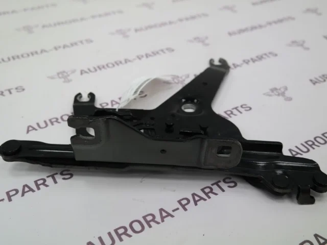 Петля капота левая для BMW X5 F15 (Ф15) 2013-2018 на фотографиях