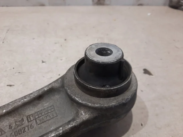 Рычаг передний правый верхний для BMW 5er Ф10 2010-2013 на фотографиях