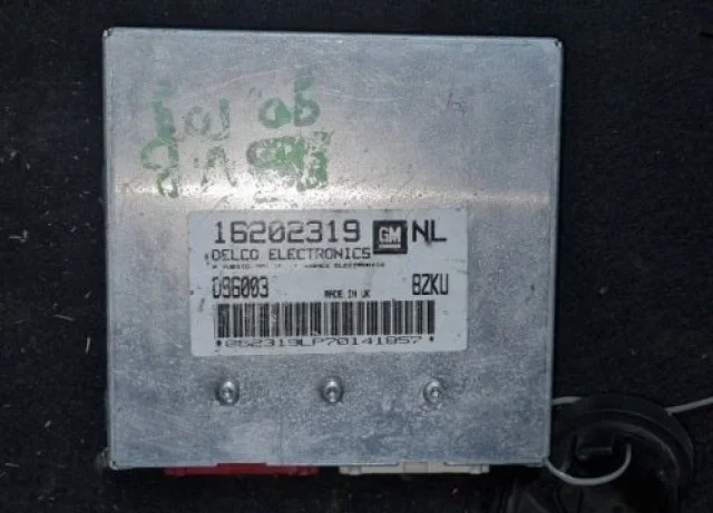 Блок управления двигателем для Opel Vectra B Caravan 1996-2003 на фотографиях