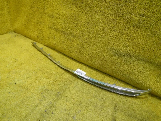 Накладка переднего бампера для Mercedes-Benz S class W222 2013-2017 на фотографиях