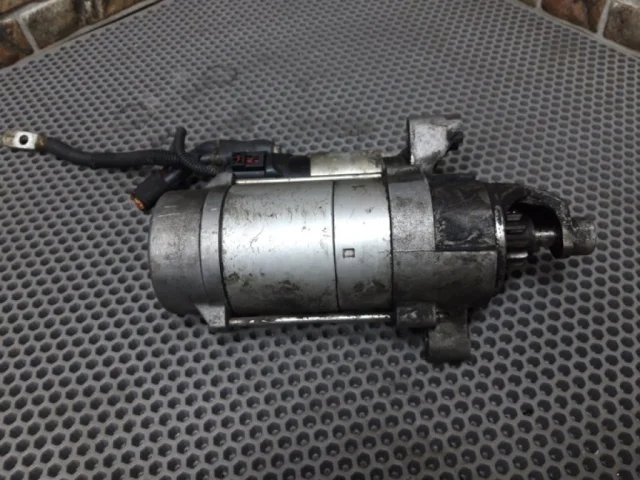 Стартер для Audi A7 4G 2010-2014 на фотографиях