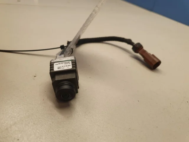 Камера заднего вида для Mercedes-Benz S class W222 2013-2017 на фотографиях