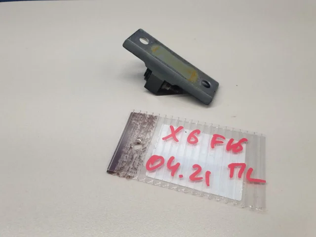 Петля двери передней левой верхняя для BMW X5 F15 (Ф15) 2013-2018 на фотографиях