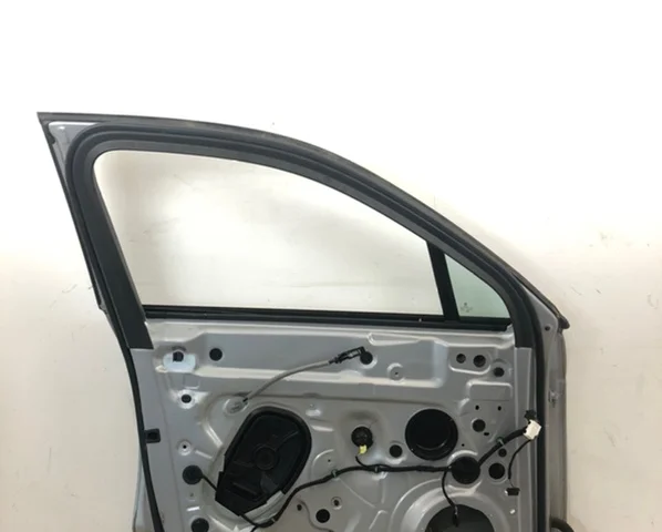 Двери для Volkswagen Touareg III (CR) 2018+ на фотографиях