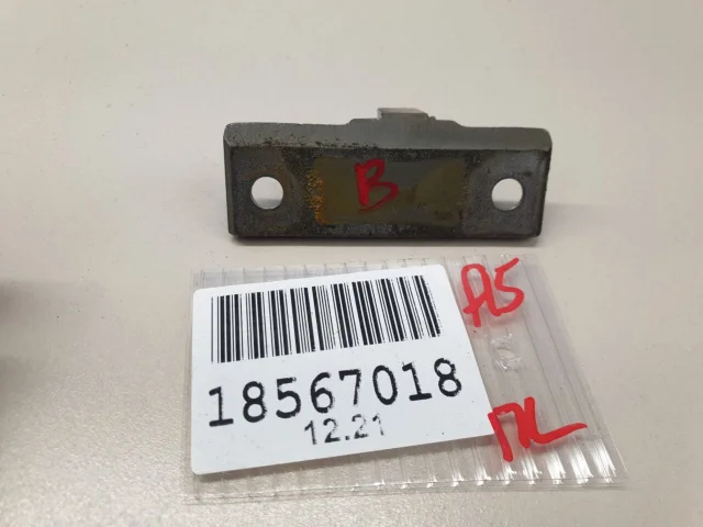 Петля двери передней левой верхняя для BMW X5 F15 (Ф15) 2013-2018 на фотографиях