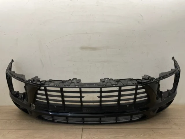 Бампер передний для Porsche Macan 95B 2014-2023 на фотографиях