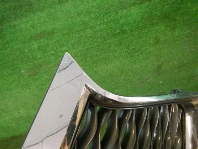 Решетка радиатора для Infiniti QX 80 2013-2022 на фотографиях