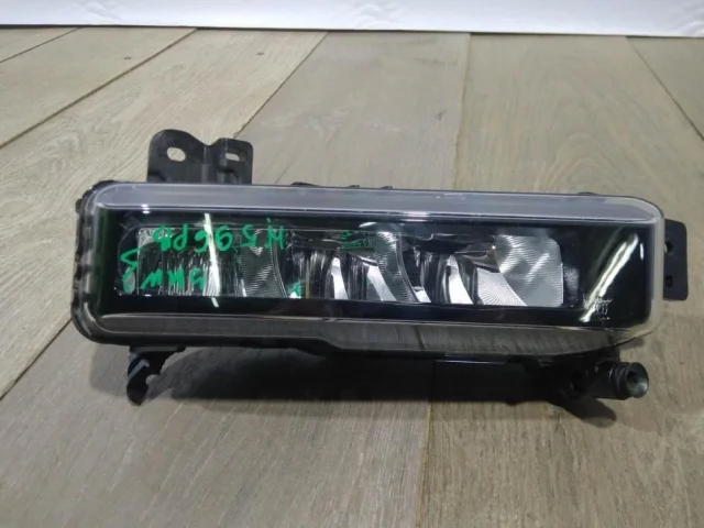 Дневной ходовой огонь правый для BMW 3er G20 2018+ на фотографиях