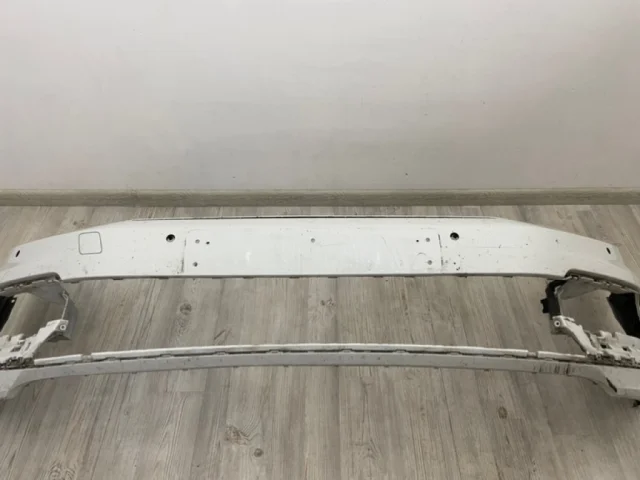 Бампер для Volkswagen Passat (B8.5) Variant, R-line, GTE 2019+ на фотографиях