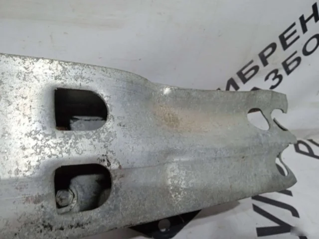 Усилитель заднего бампера для Toyota Avensis Универсал T250 2003-2008 на фотографиях