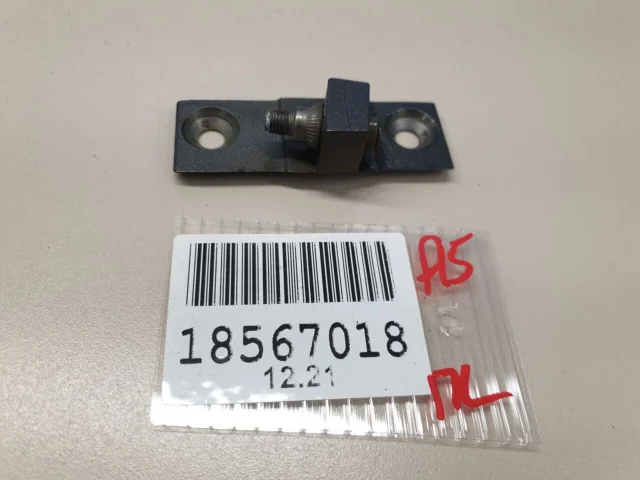 Петля двери передней левой верхняя для BMW X5 F15 (Ф15) 2013-2018 на фотографиях