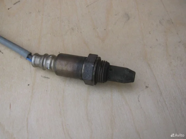 Лямбда-зонд (верхний) для Nissan X-Trail T31 RU 2007-2014 на фотографиях