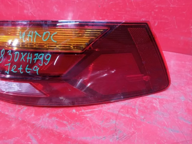 Фонарь левый для Volkswagen Jetta 7 2020+ на фотографиях