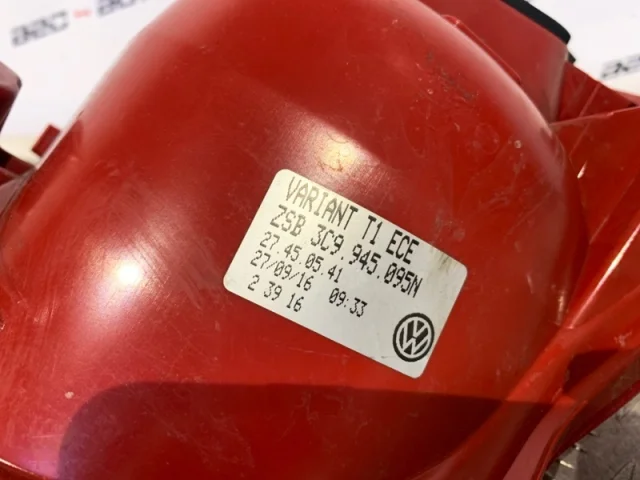 Фонарь внешний левый для Volkswagen Passat Variant (B6, Typ 3C) 2004-2010 на фотографиях