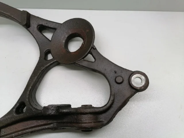 Качающийся рычаг левый для Mercedes-Benz M class W164 2005-2011 на фотографиях