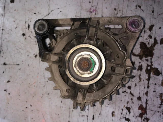 Генератор для Citroen C4 Хэтчбек 3dr 2004-2011 на фотографиях