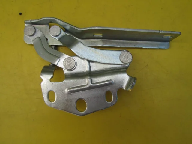 Петля капота левая для Volkswagen Passat Variant (B7) 2010-2014 на фотографиях