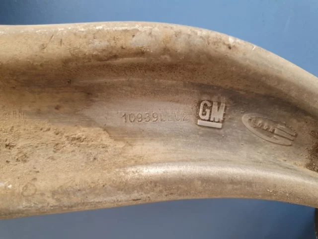 Рычаг передний правый нижний для Opel Astra H GTC 2004-2014 на фотографиях