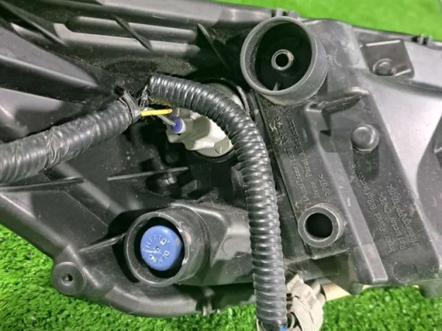 Повторитель поворотника передний правый для Nissan Juke YF15 rest 2014-2020 на фотографиях