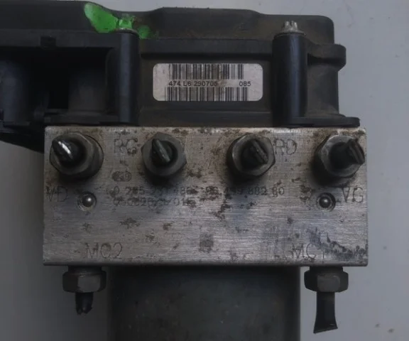 Блок ABS для Citroen C4 Хэтчбек 3dr 2004-2011 на фотографиях