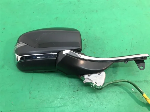 Зеркало заднего вида (в салоне) для Subaru Legacy BN 2017+ на фотографиях