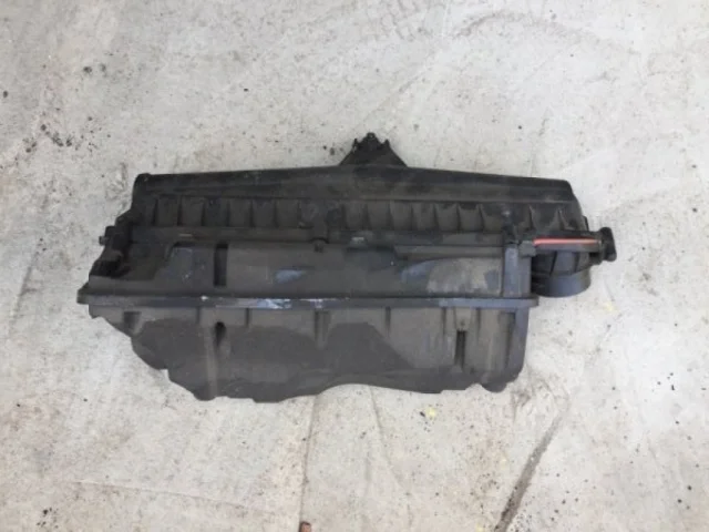 Корпус воздушного фильтра для Citroen C4 Хэтчбек 2010-2016 на фотографиях