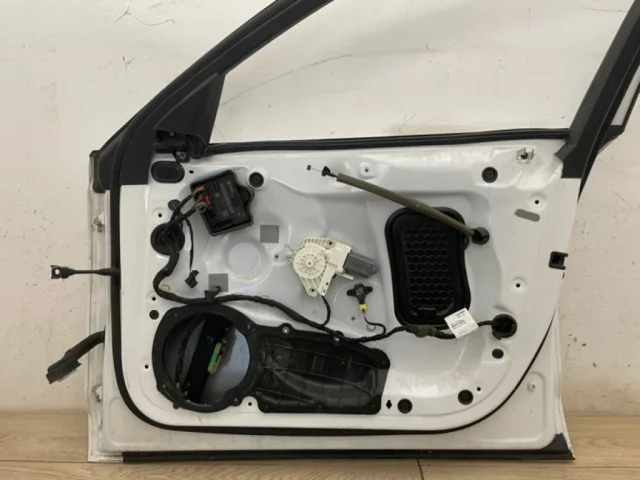 Дверь передняя правая для Audi A6 C7 Avant 2010-2018 на фотографиях