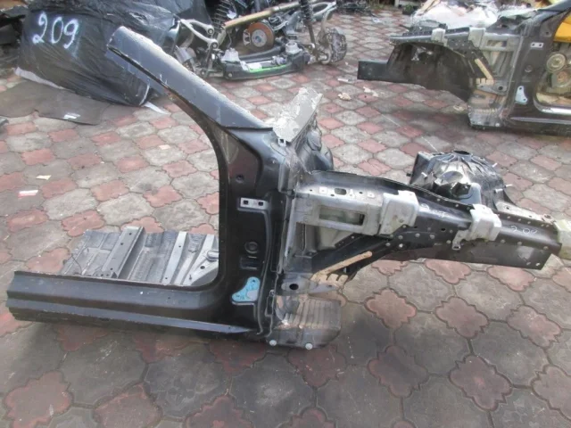 Четверть кузова передняя правая для Mercedes-Benz S class X222 Maybach 2014-2017 на фотографиях