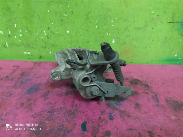 Суппорт задний правый для Skoda Octavia A5 Tour на фотографиях