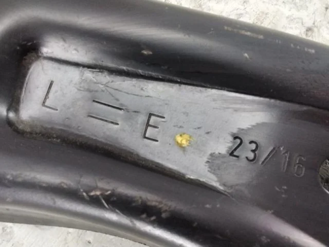 Качающийся рычаг левый для Volkswagen Polo V Седан (6R) 2009-2015 на фотографиях