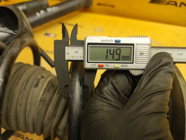 Амортизатор задний левый для BMW 7er Е38 1994-2001 на фотографиях