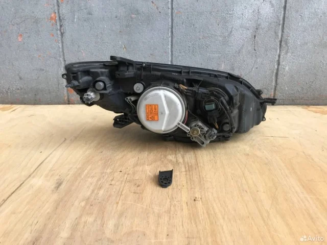 Фары для Subaru Legacy Универсал BP/B13 2003-2009 на фотографиях