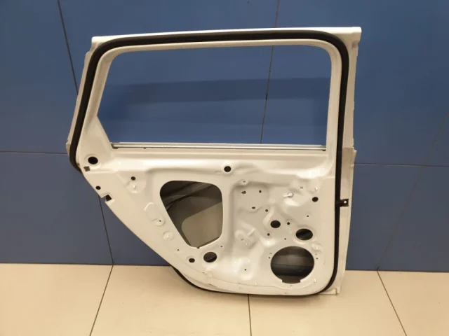 Двери для Audi A4 B9 Avant 2015+ на фотографиях