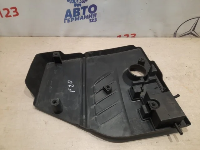Пластиковая крышка двигателя для BMW 1er Ф20 2011-2015 на фотографиях