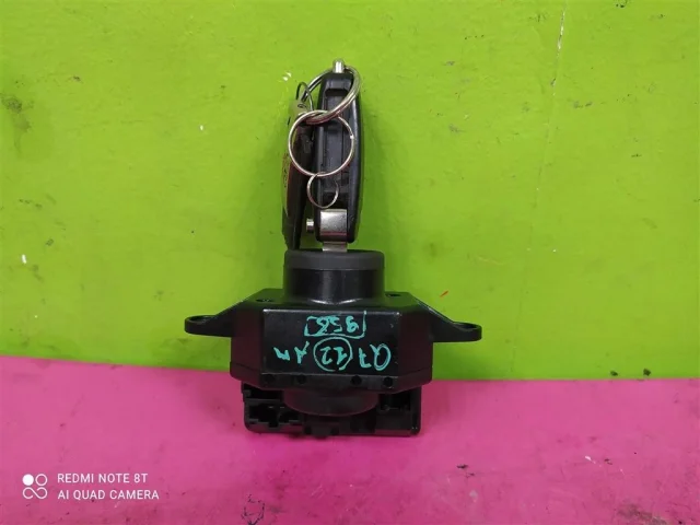 Ключ зажигания для Audi A6 C6 2004-2011 на фотографиях