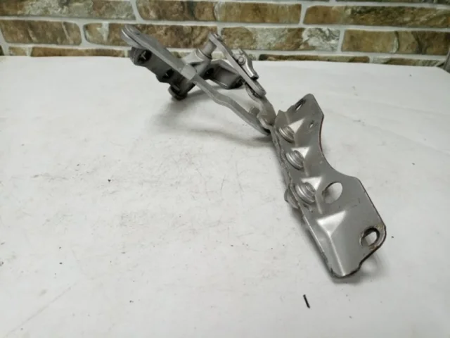 Петля капота левая для Mercedes-Benz S class W221 2005-2013 на фотографиях